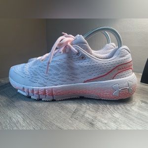 Under Armor Hovr Machina  white+light Pink running shoes - womens 7.5